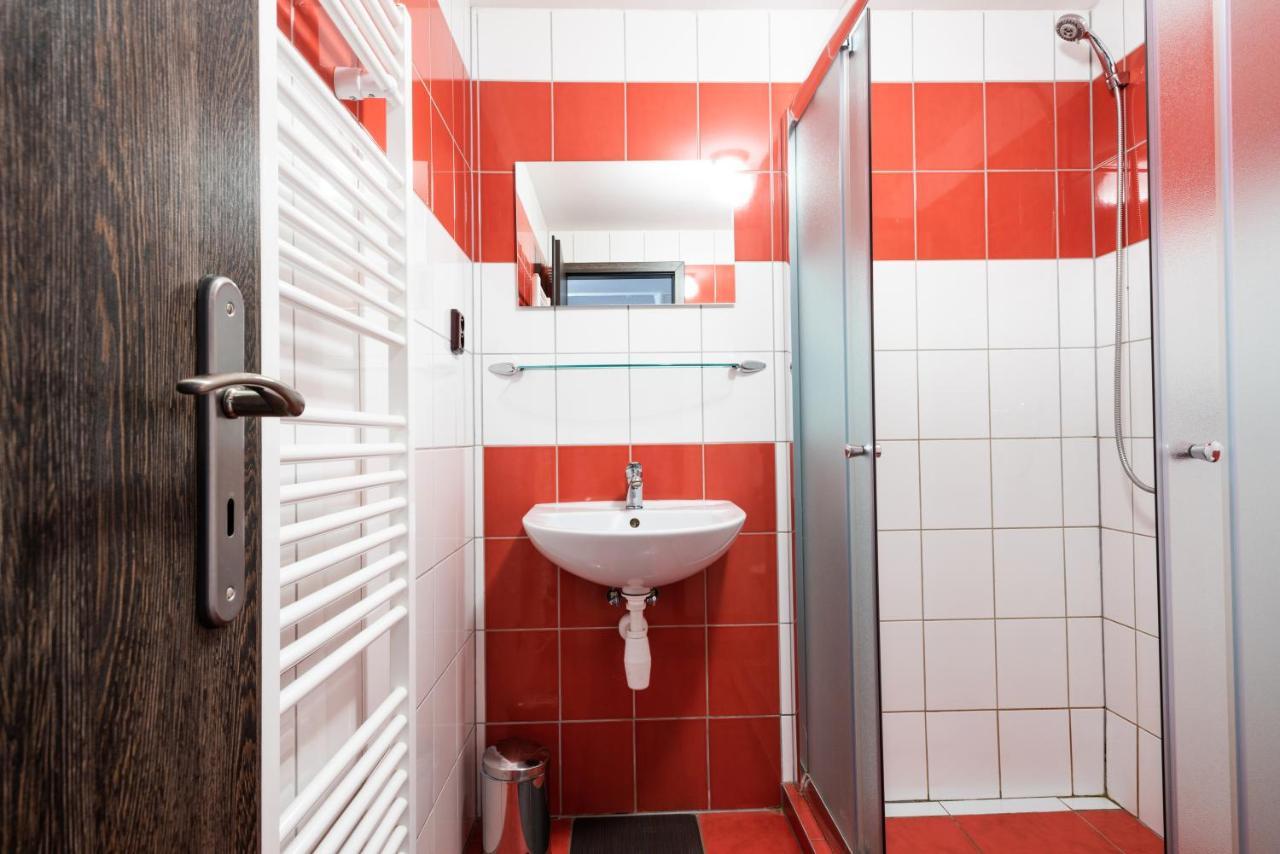 Guesthouse Slavia - apartmány s vinným sklípkem Mikulov Exterior foto
