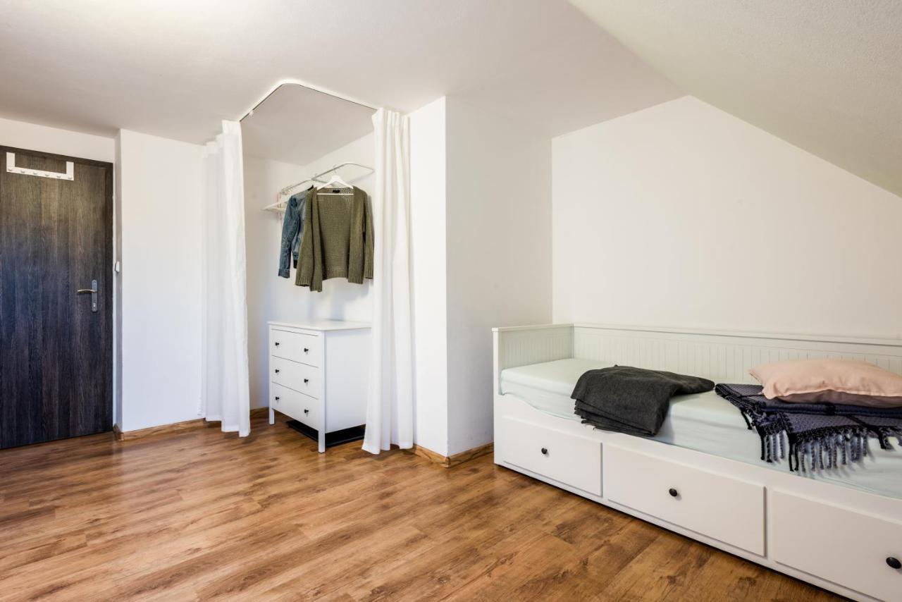 Guesthouse Slavia - apartmány s vinným sklípkem Mikulov Exterior foto