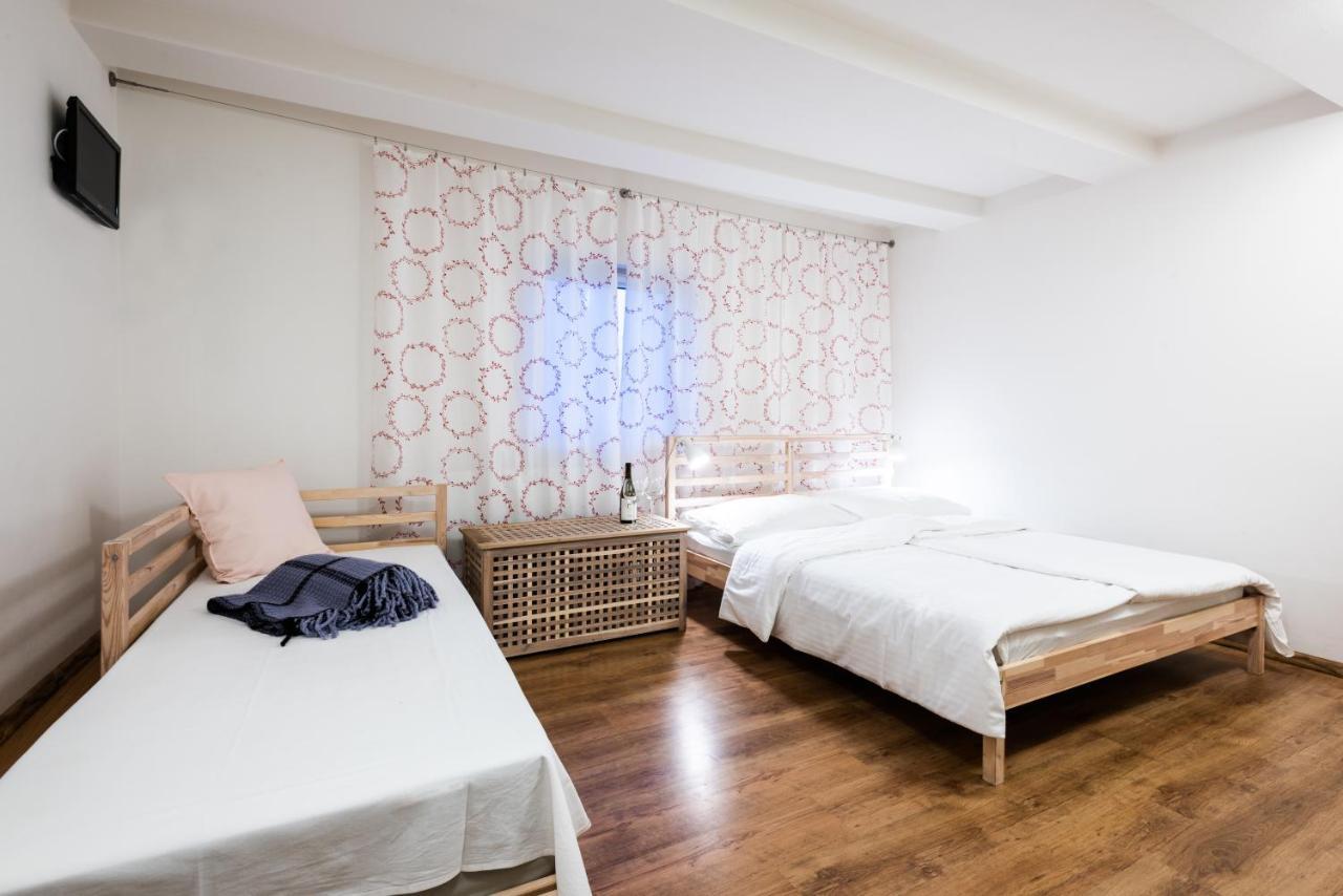 Guesthouse Slavia - apartmány s vinným sklípkem Mikulov Exterior foto